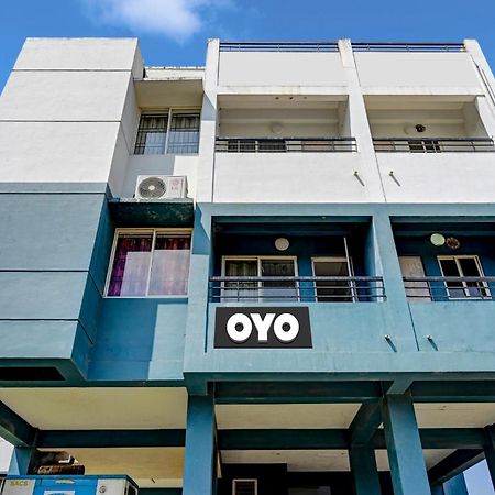 Live As Chn727 Hotel Guduvancheri Ngoại thất bức ảnh