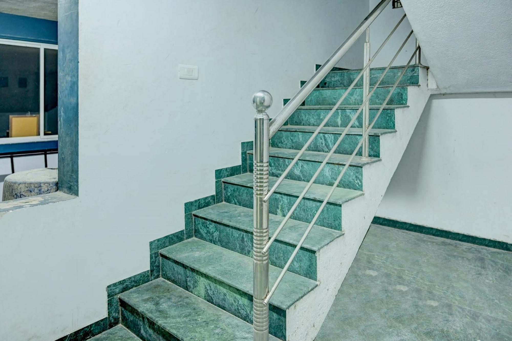 Live As Chn727 Hotel Guduvancheri Ngoại thất bức ảnh
