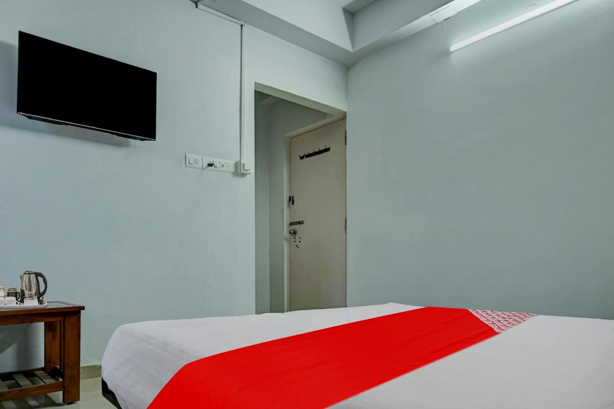 Live As Chn727 Hotel Guduvancheri Ngoại thất bức ảnh